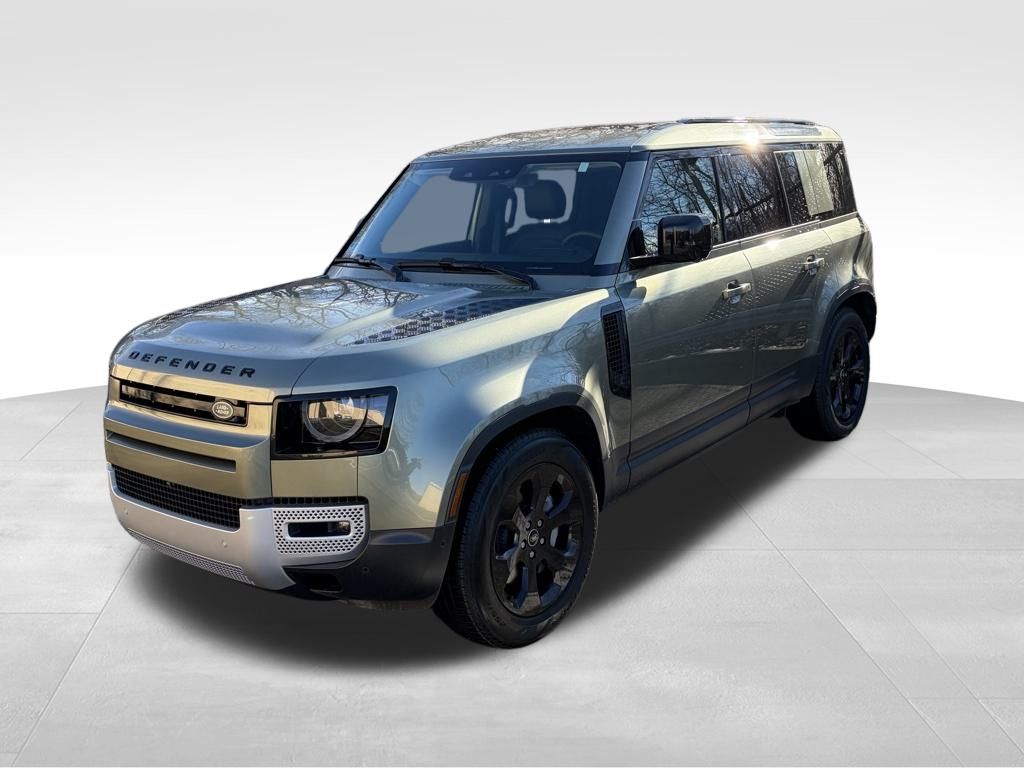 2025 Land Rover Defender S's photo