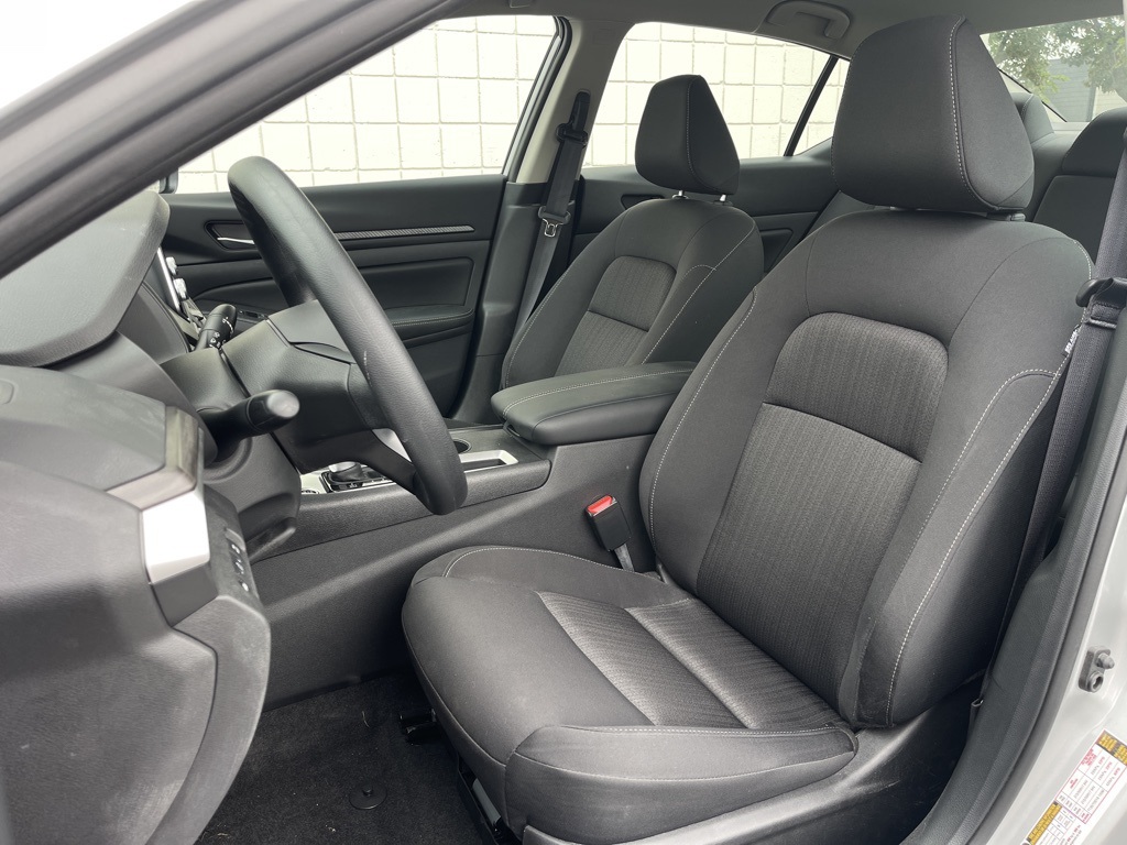 2025 Nissan Altima 2.5 SV photo 12