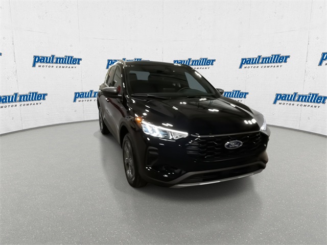 2026 Ford Escape ST-Line photo 3