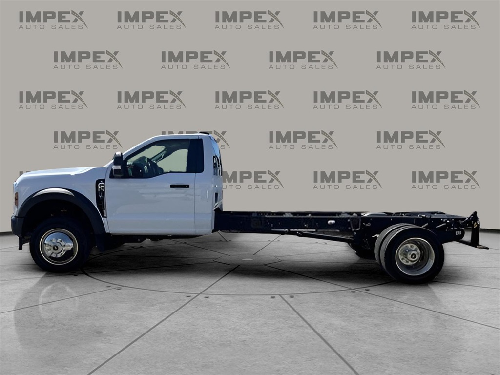 2025 Ford F-450 Super Duty Chassis Cab XL's photo