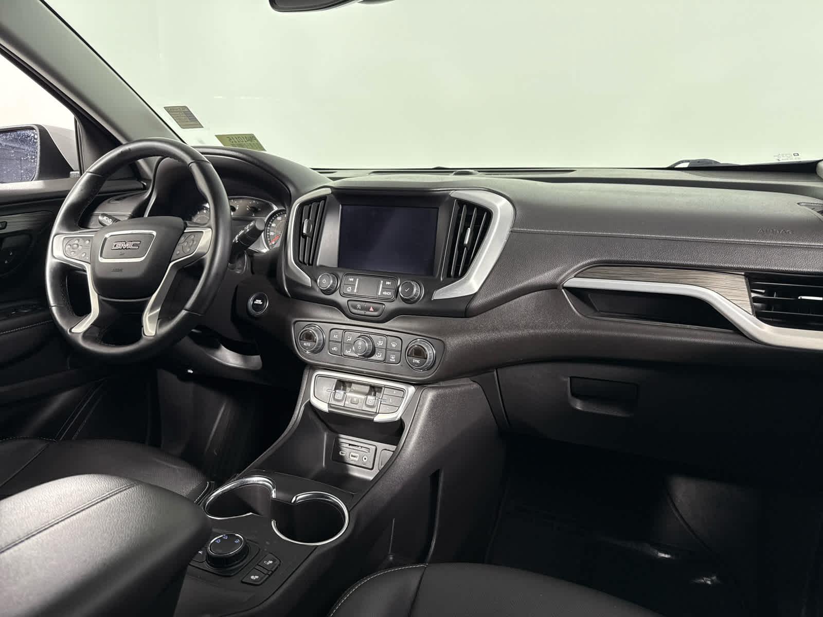 2024 Gmc Terrain SLT photo 16