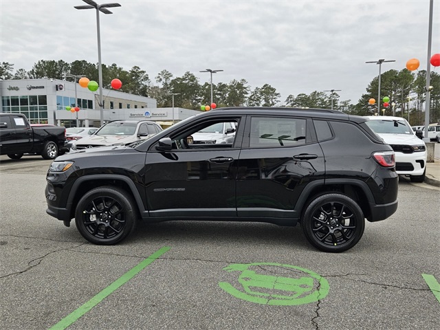 2026 Jeep Compass Latitude photo 4