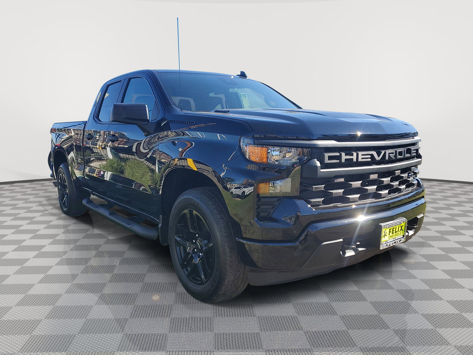 2026 Chevrolet Silverado 1500 Custom photo 2