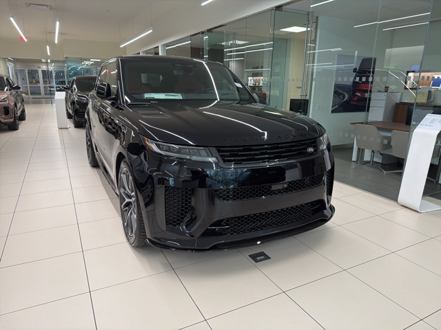 2025 Land Rover Range Rover Sport photo 2