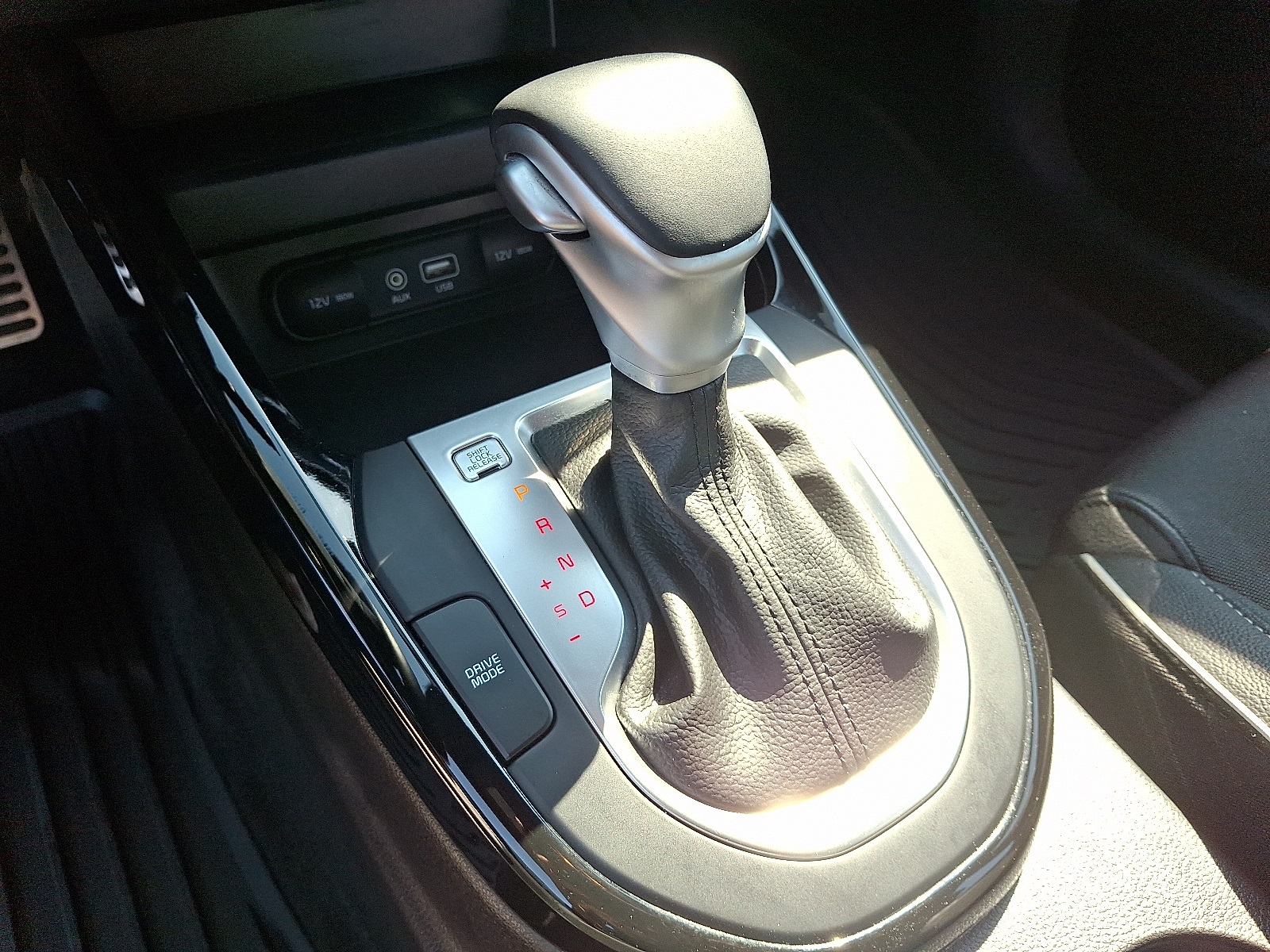 2021 Kia Forte GT-Line photo 15