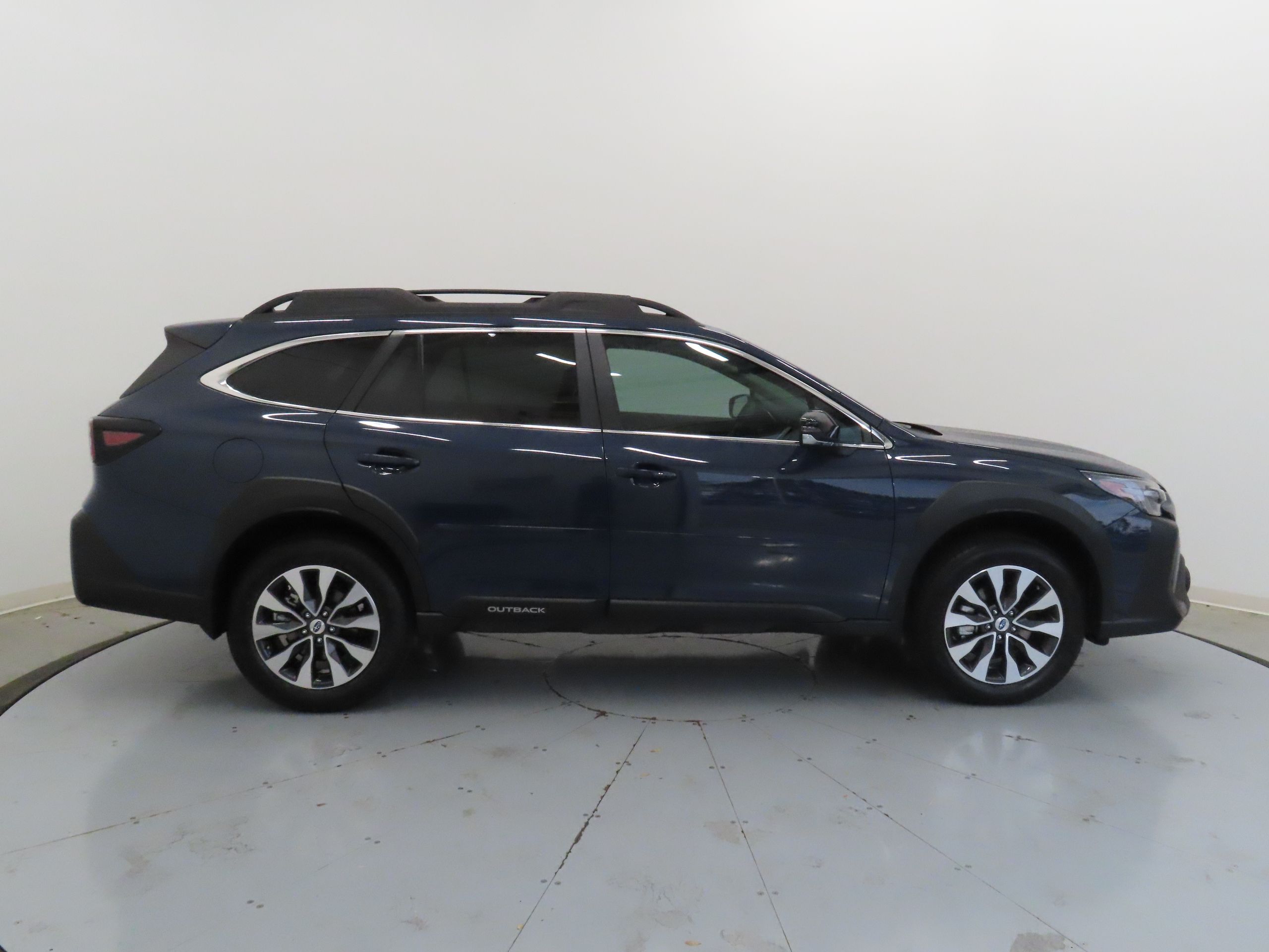 2025 Subaru Outback Limited photo 2