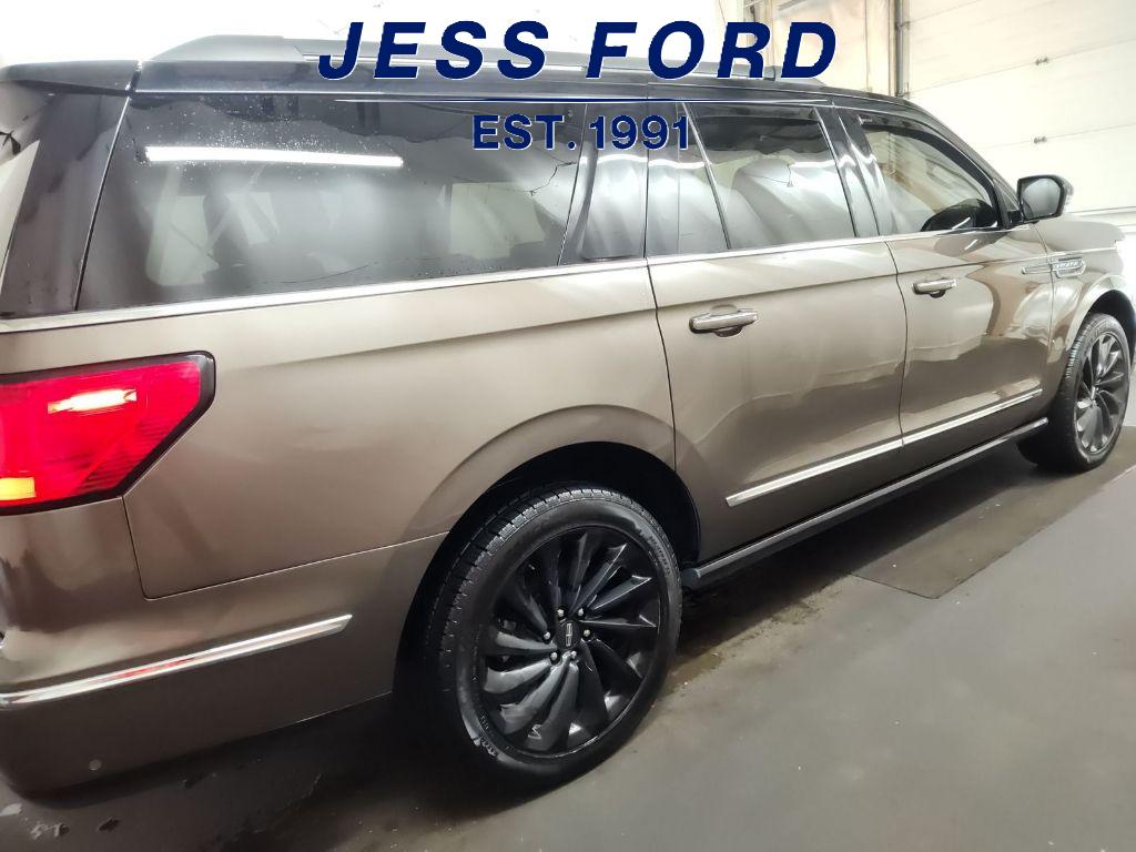 2021 Lincoln Navigator Black Label photo 3