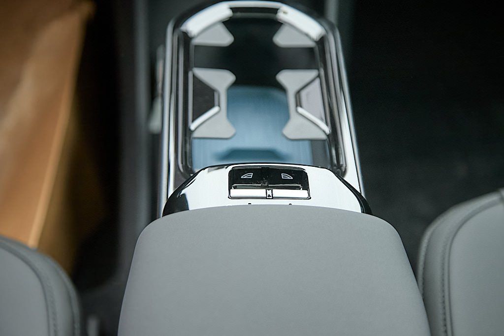 2026 VOLVO EX30 - Image 22