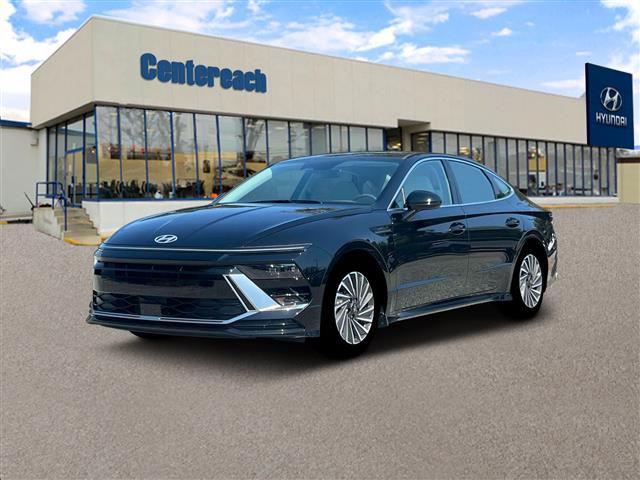 2025 Hyundai Sonata Hybrid SEL's photo