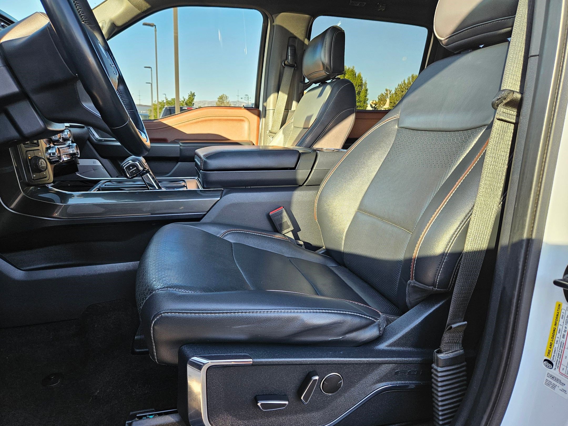 2021 Ford F-150 Lariat photo 12