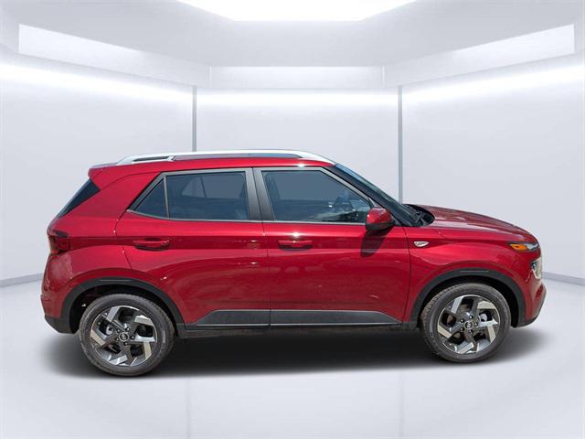 2025 Hyundai Venue SEL photo 2