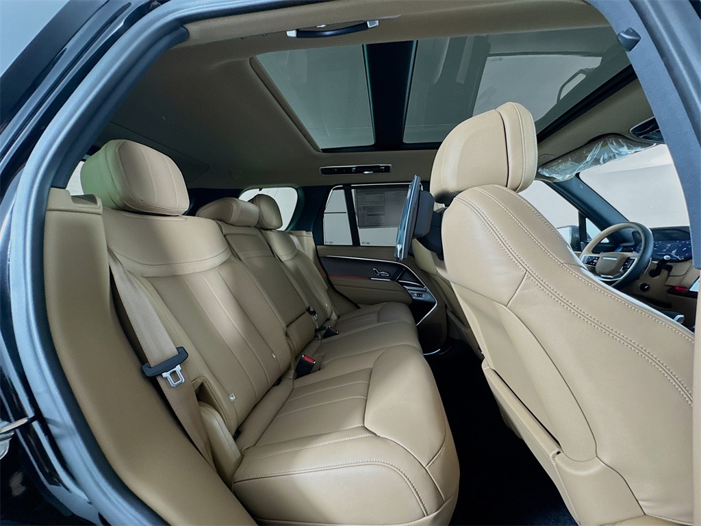 2025 Land Rover Range Rover SE photo 22