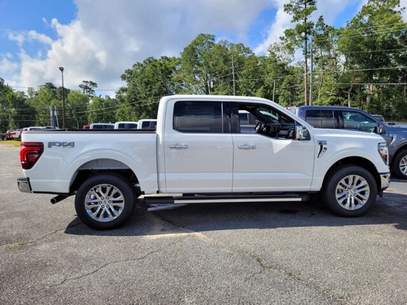 2025 Ford F-150 Lariat photo 10