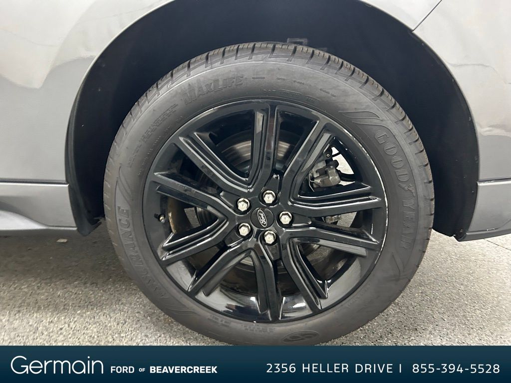2021 Ford Edge ST photo 12