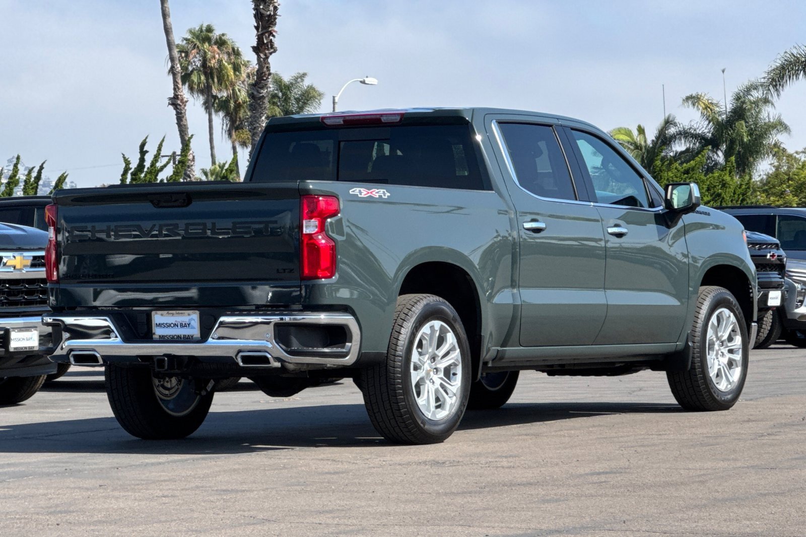 2025 Chevrolet Silverado 1500 LTZ photo 4