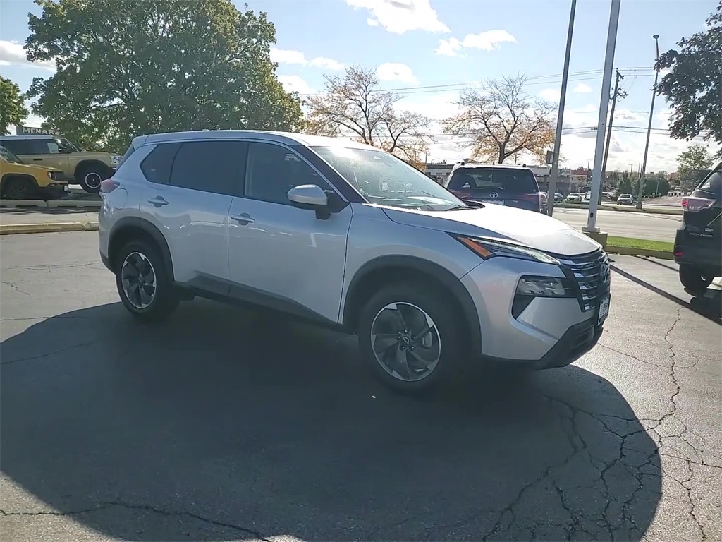 2025 Nissan Rogue SV photo 4
