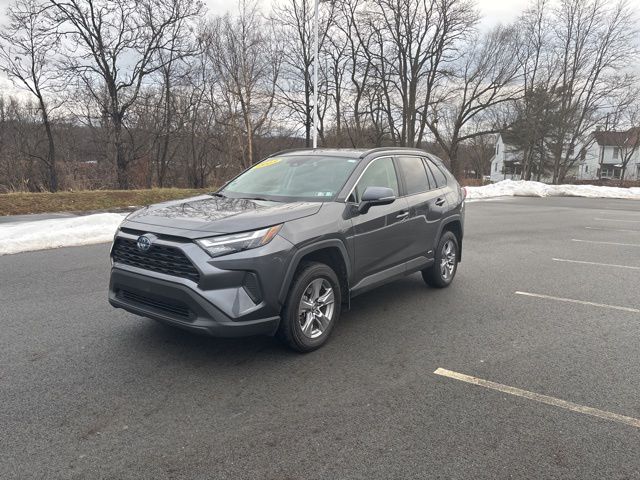 2023 Toyota RAV4 XLE's photo