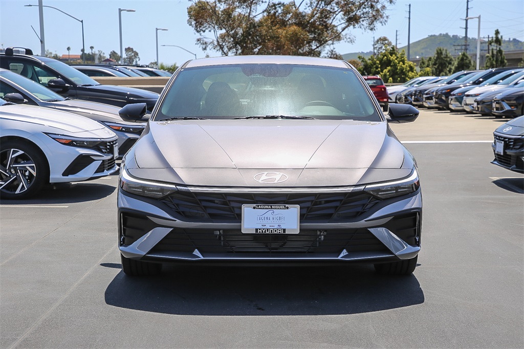 2025 Hyundai Elantra Hybrid SEL Sport photo 2