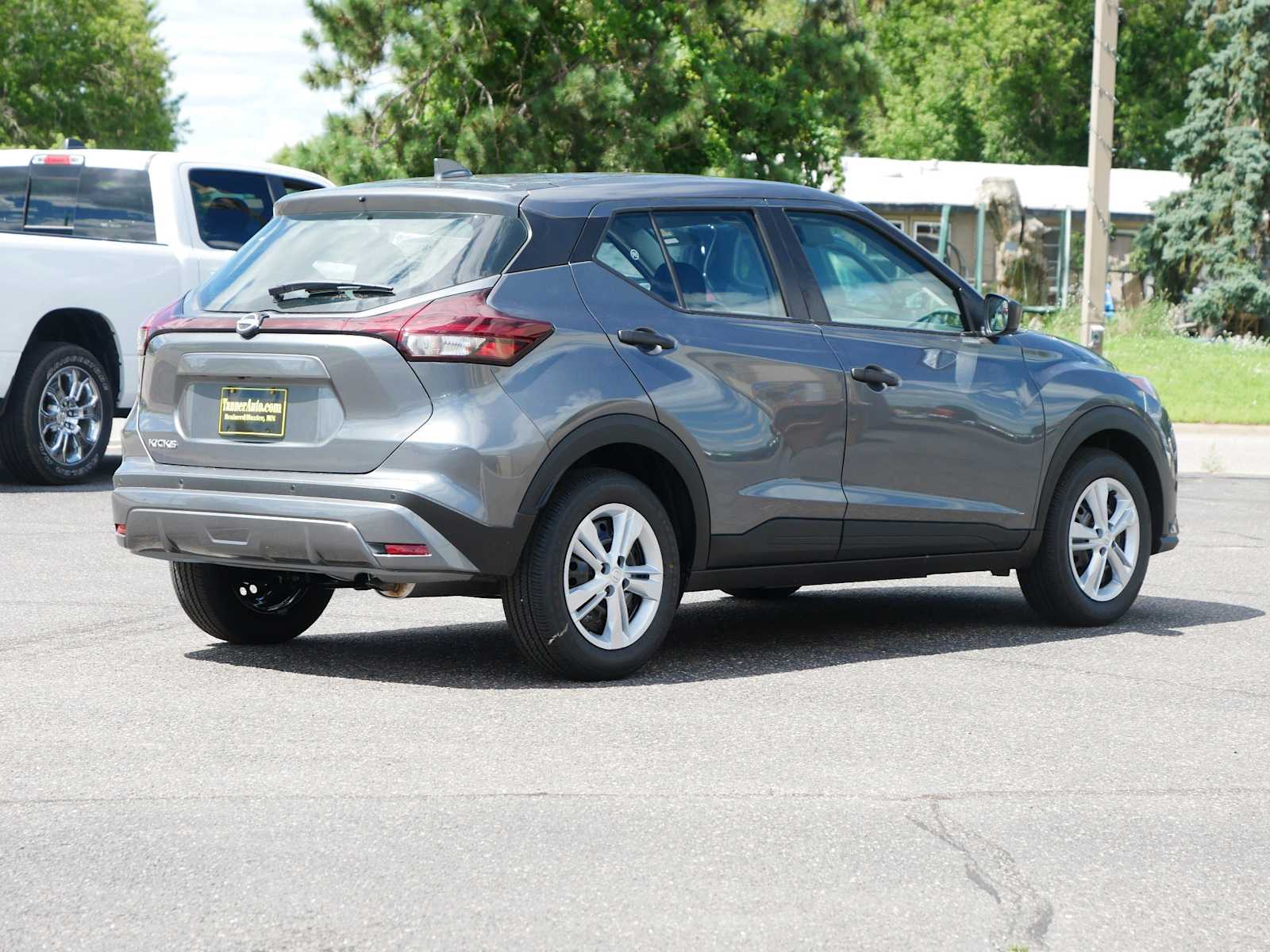 2025 Nissan Kicks Play S photo 5