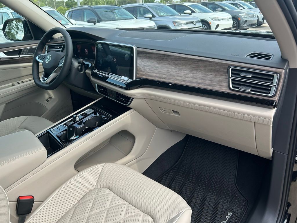 2025 Volkswagen Atlas SEL Premium R-Line photo 26