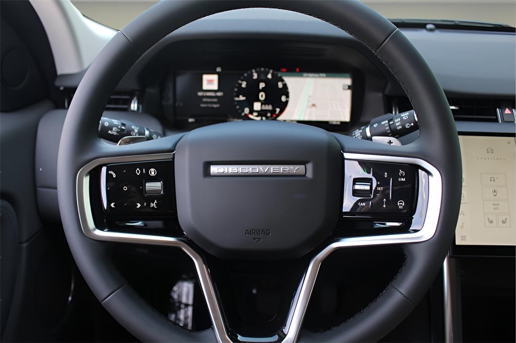 2025 Land Rover Discovery Sport S photo 17