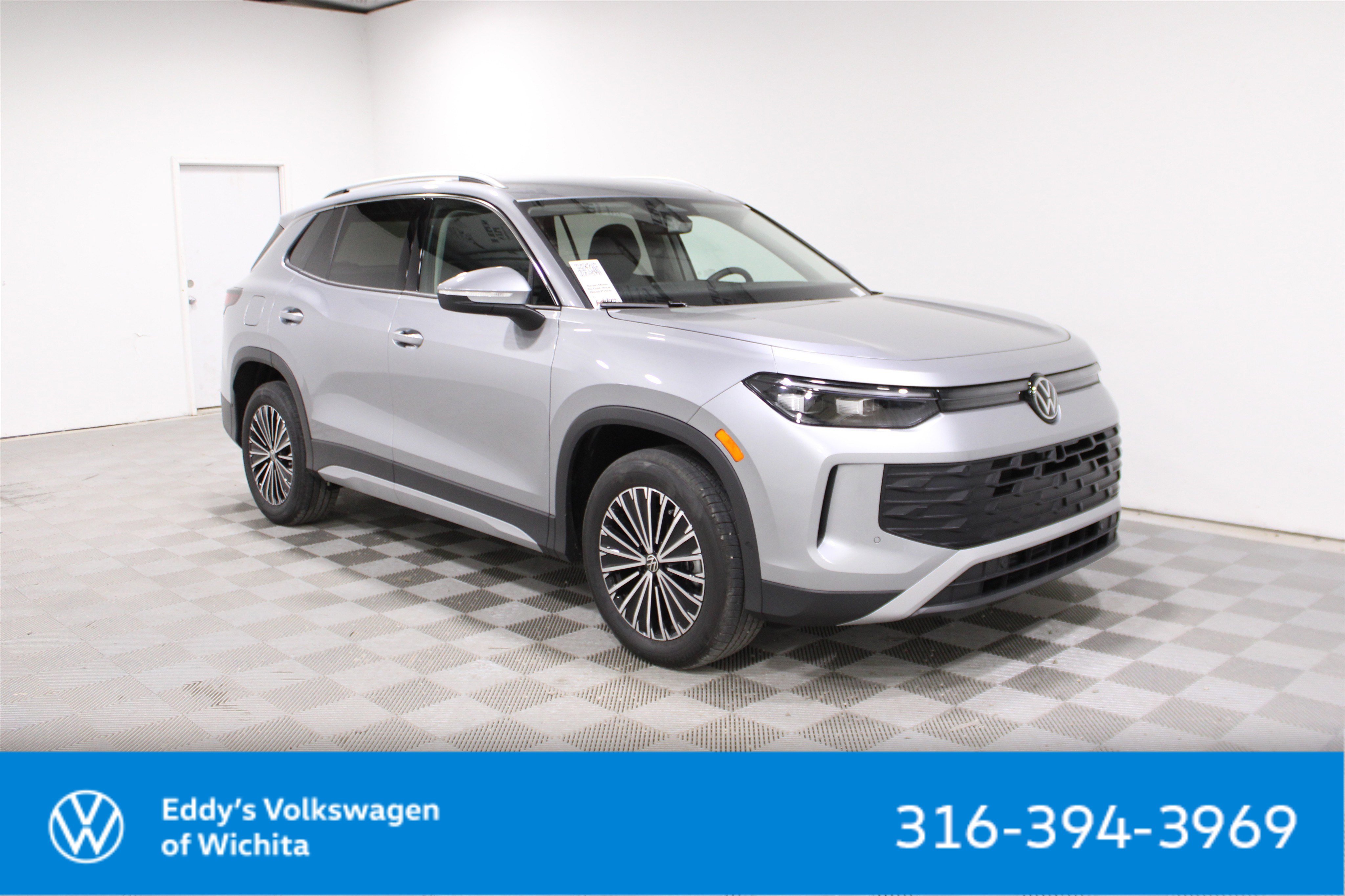 2025 Volkswagen Tiguan S's photo