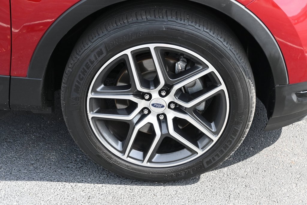 2018 Ford Explorer Sport photo 17