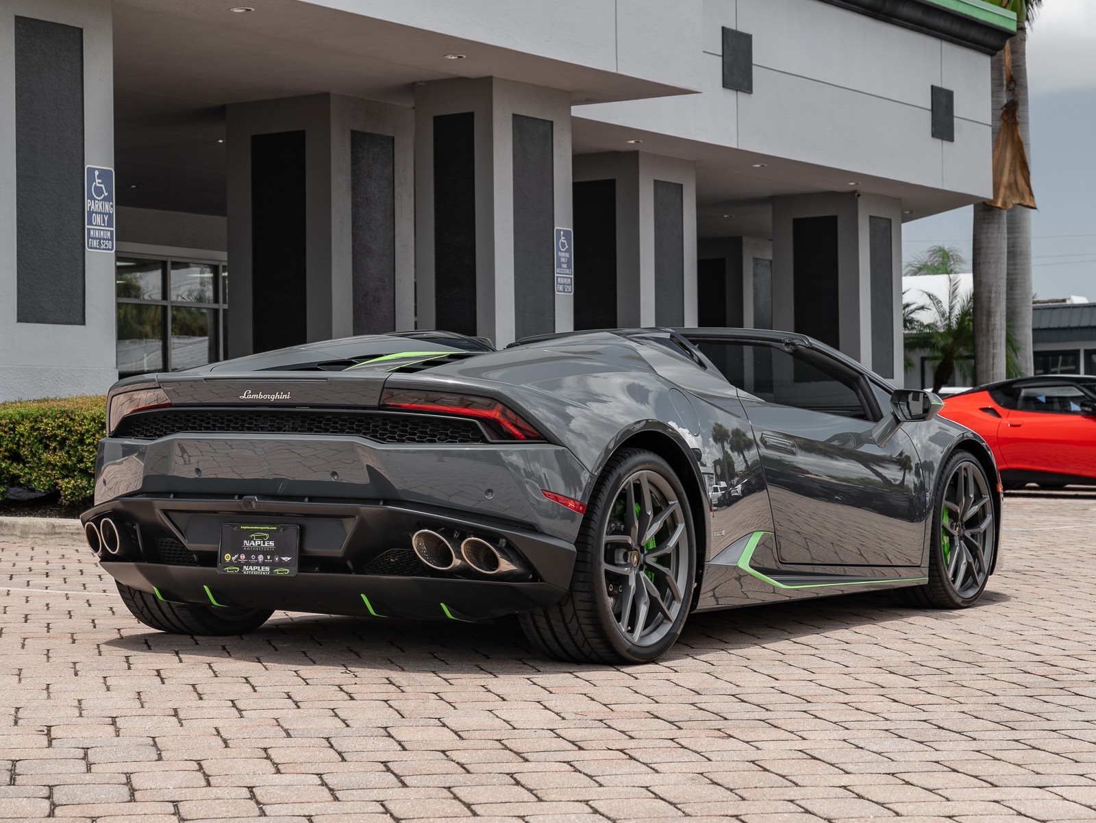2016 Lamborghini Huracan LP 610-4 Spyder photo 14