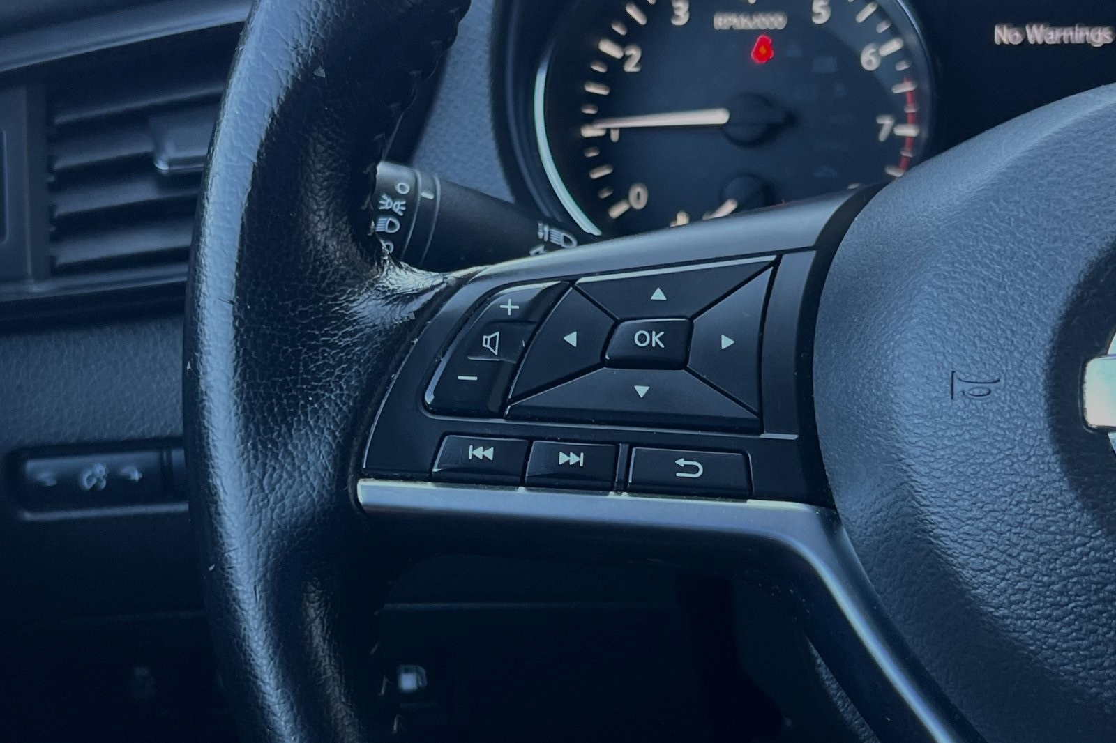2020 Nissan Rogue SV photo 24