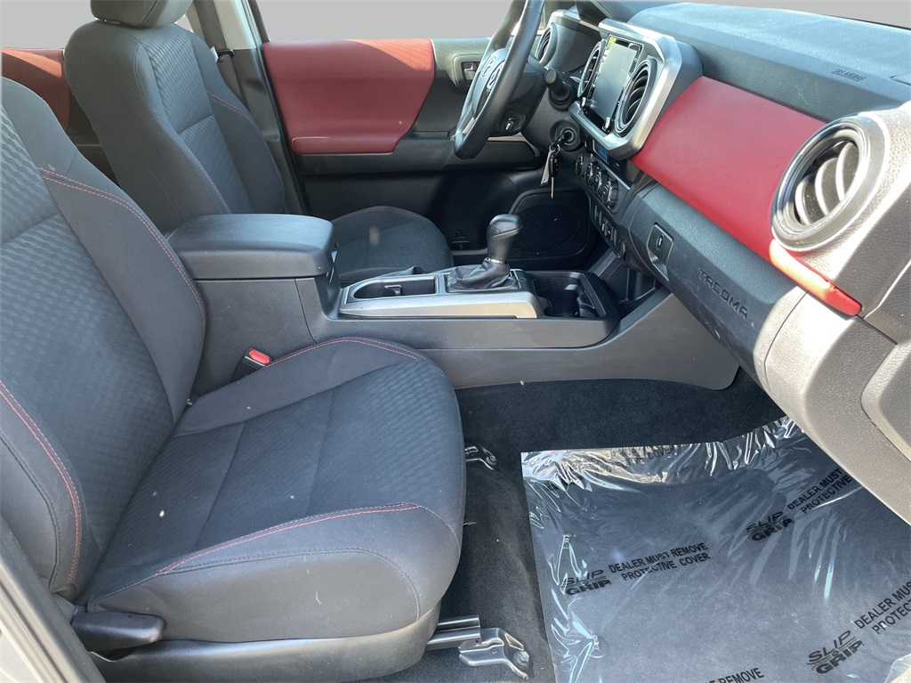 2022 Toyota Tacoma SR5 photo 14
