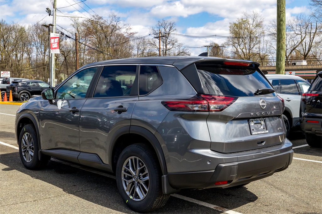 2025 Nissan Rogue S photo 6