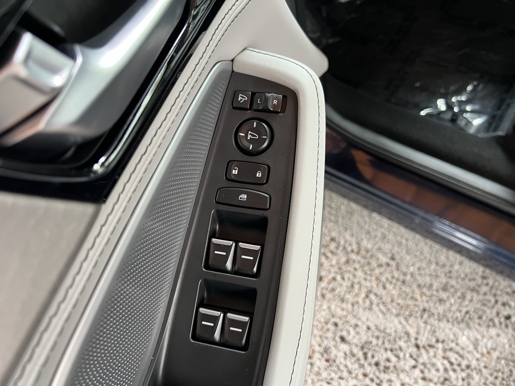 2026 Acura MDX Advance SH-AWD photo 11