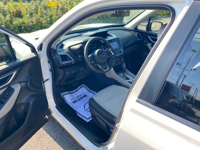 2022 Subaru Forester Base photo 10