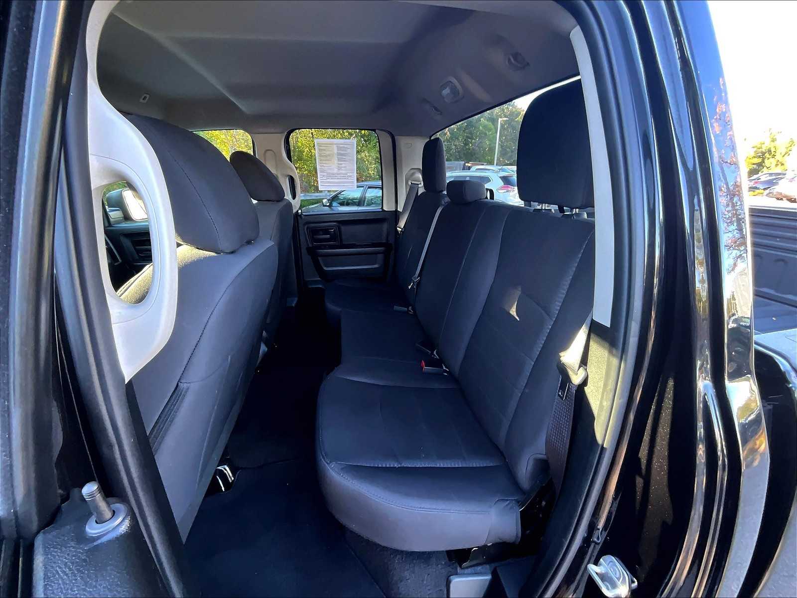 2019 Ram 1500 Tradesman ST photo 14