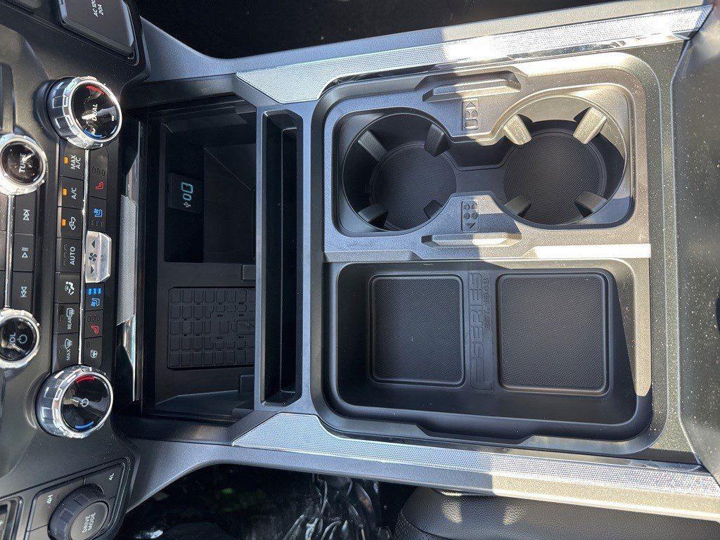 2025 Ford F-250 Lariat photo 40