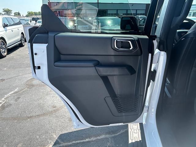 2025 Ford Bronco Outer Banks photo 31