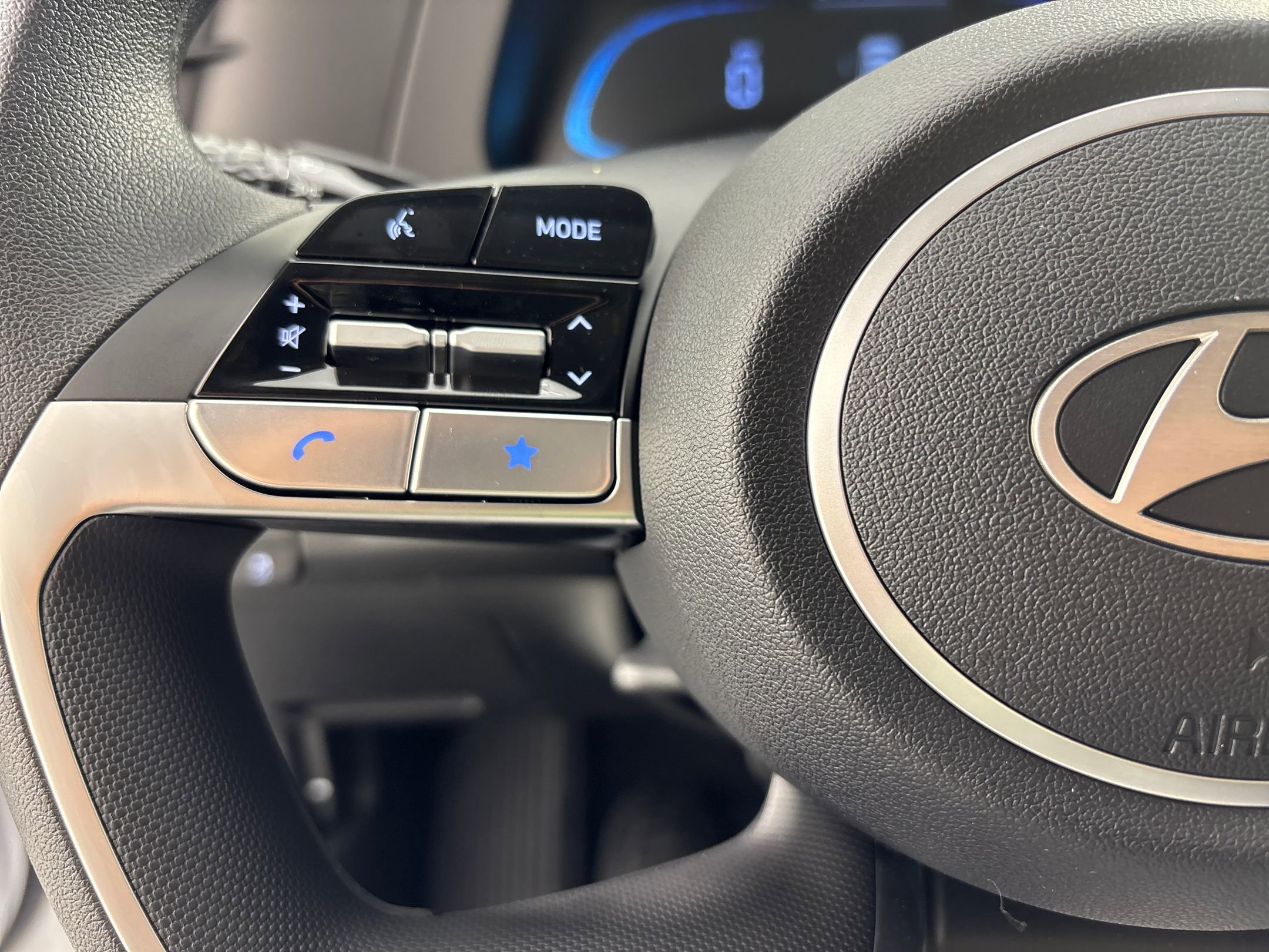 2025 Hyundai Elantra SE photo 18