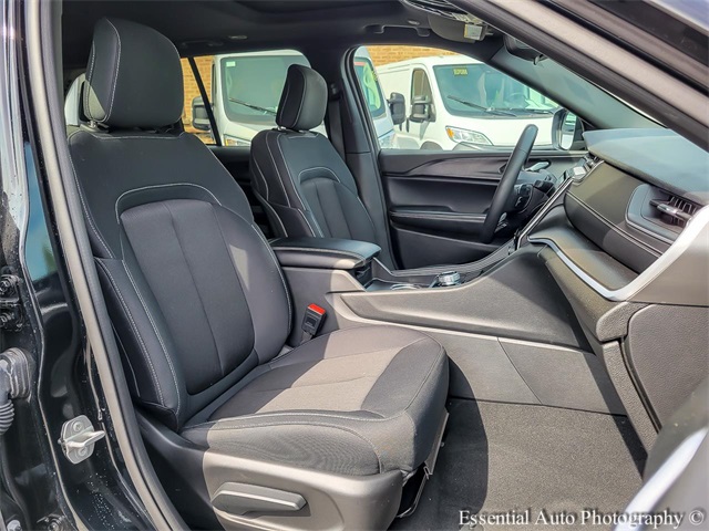 2024 JEEP GRAND CHEROKEE - Image 32