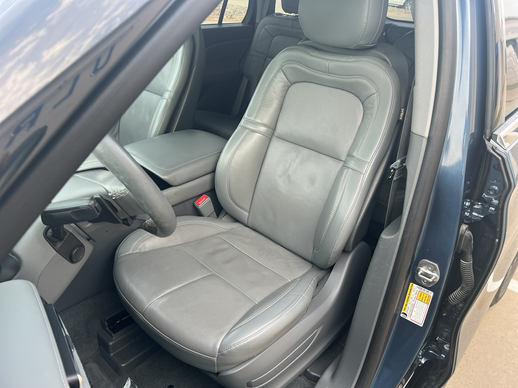 2020 Lincoln Aviator Reserve photo 16