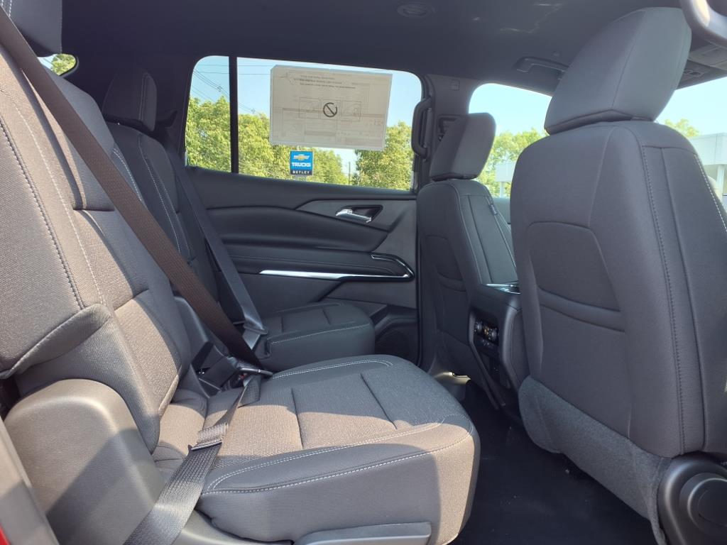 2025 Chevrolet Traverse photo 4