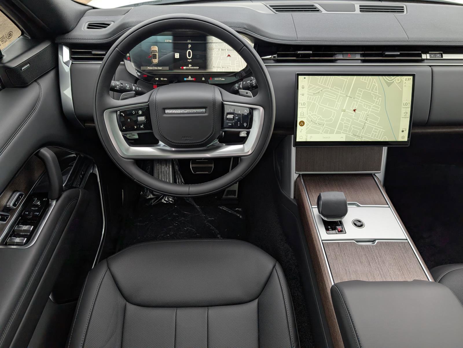 2025 Land Rover Range Rover SE photo 23