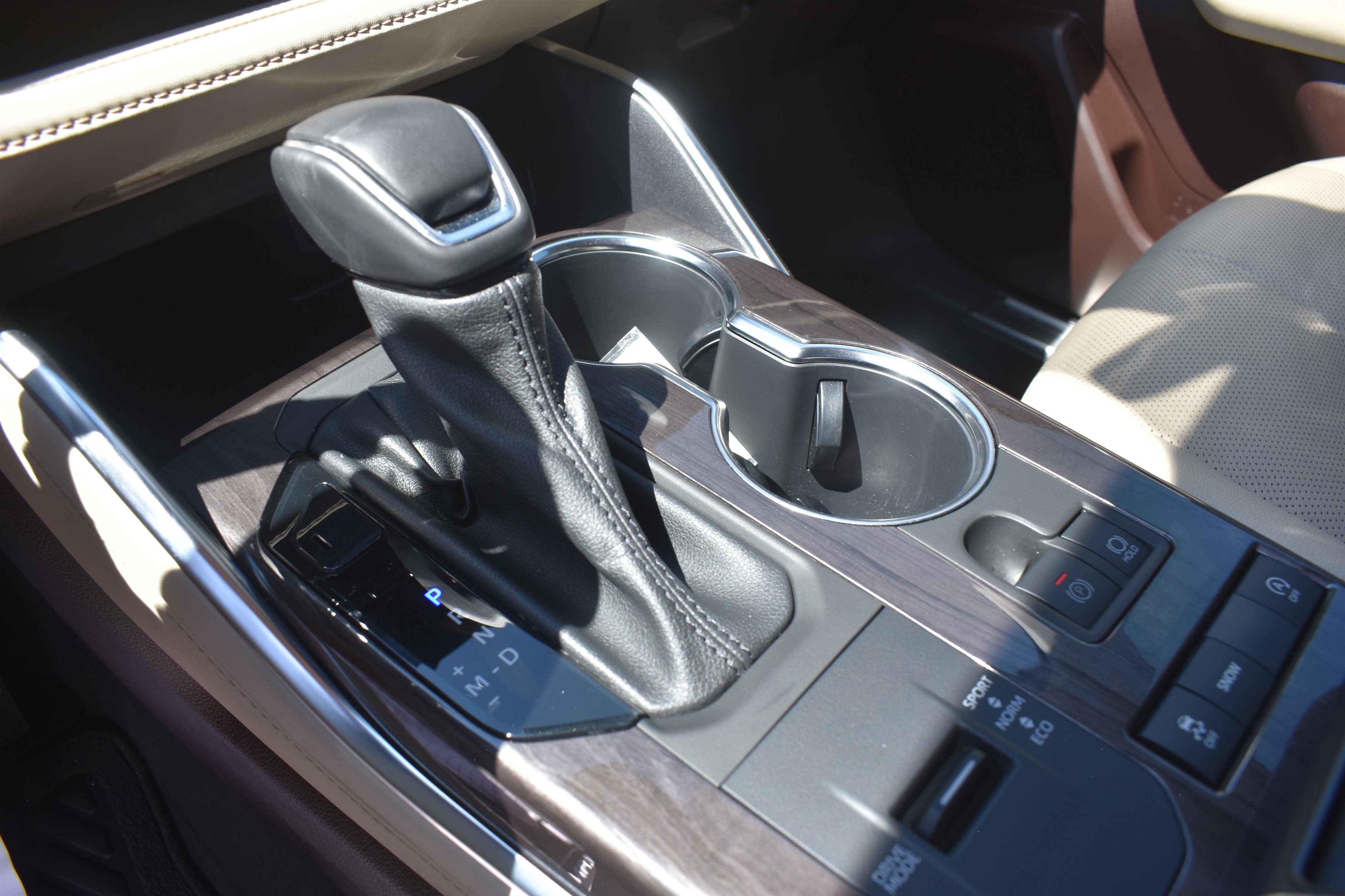 2022 Toyota Highlander Limited photo 17
