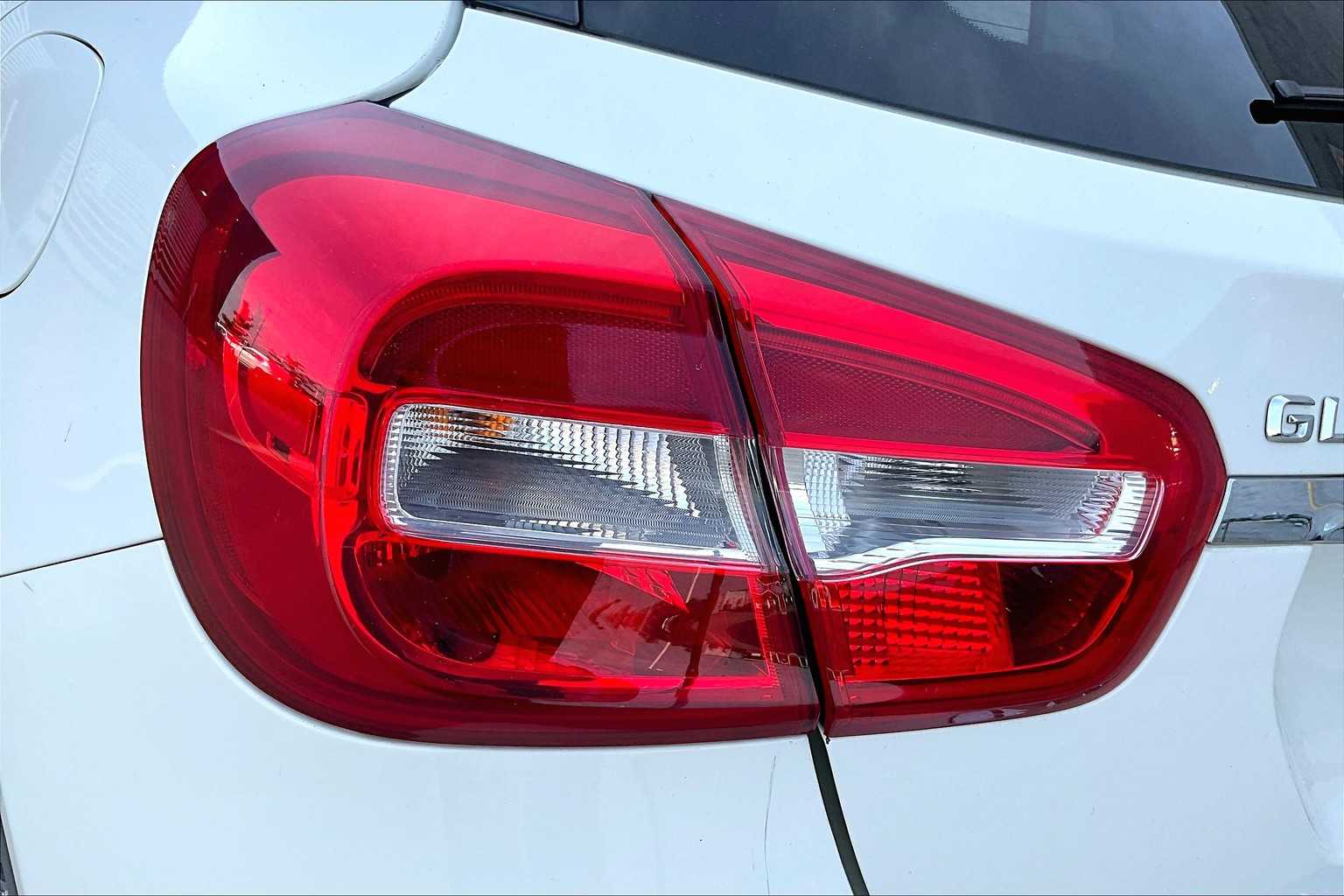2016 Mercedes Benz GLA 250 photo 23