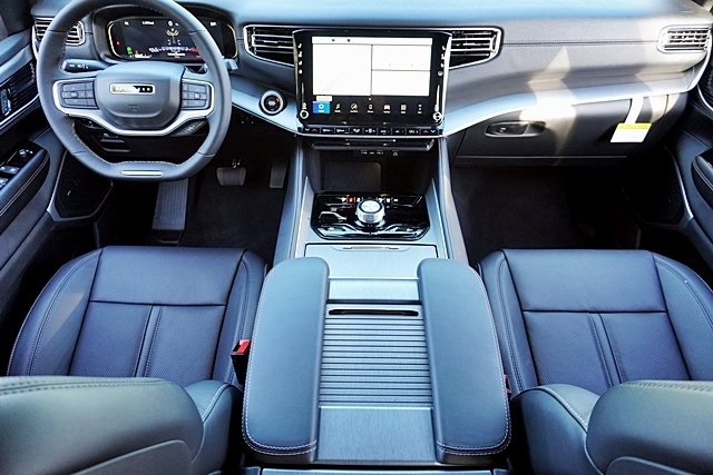 New 2025 Bright White Clear-Coat Exterior Paint Jeep Series II image 34