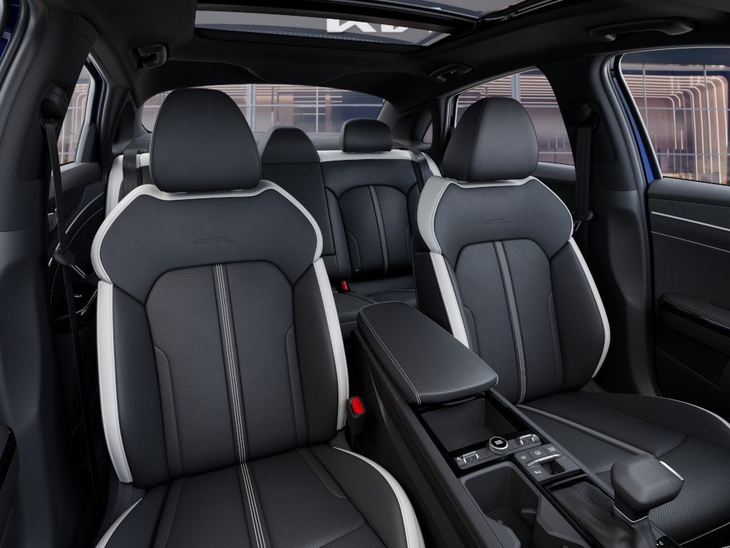 2025 Kia K5 GT-Line photo 15