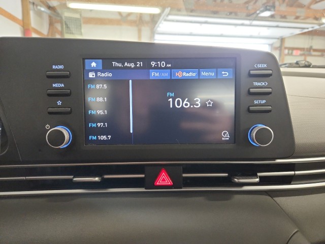 2022 Hyundai Elantra SE photo 14