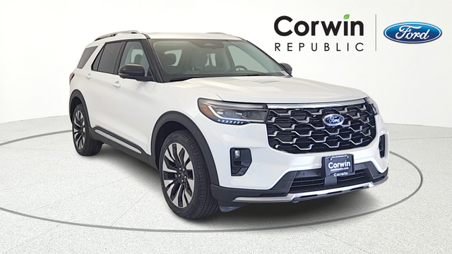 2026 Ford Explorer Platinum's photo