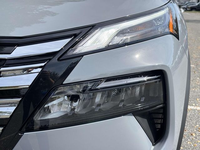 2026 Nissan Rogue SV photo 7
