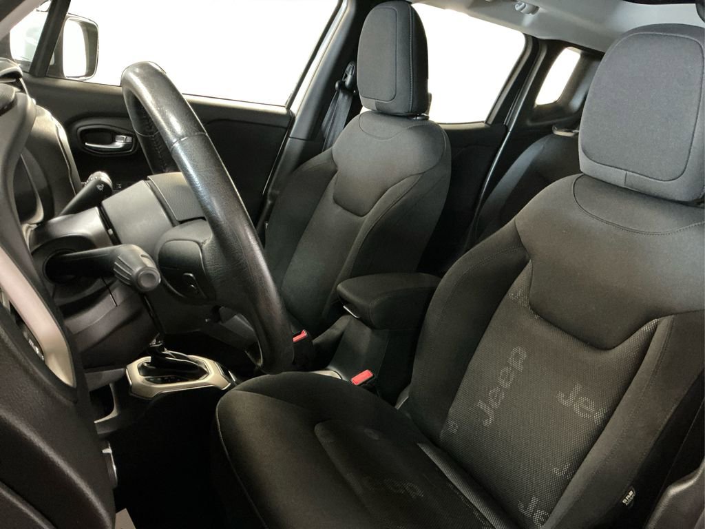 2015 Jeep Renegade Latitude photo 21