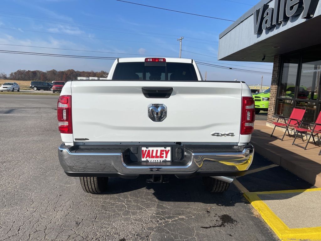 2024 Ram 2500 Tradesman photo 4